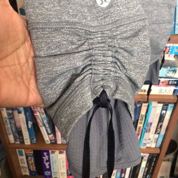 Lululemon Capri Ruched Drawstring Heather Gray Sz 4 Leggings - Picture 8 of 10